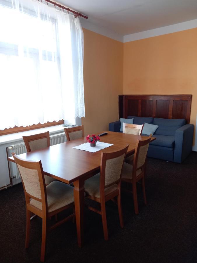Penzion U Skoly Staré Město Exterior foto